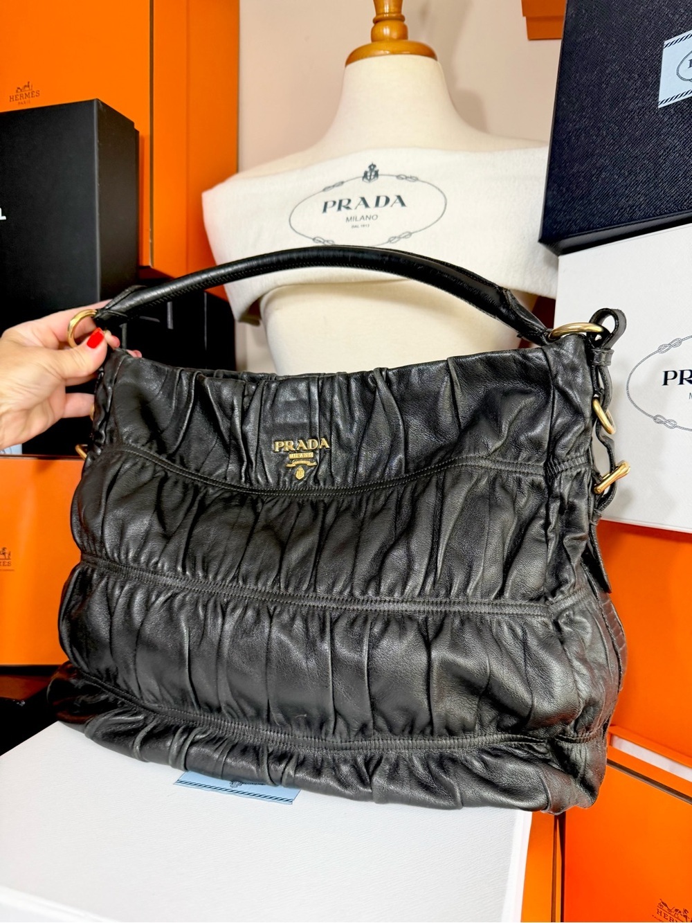 Prada 🌟 Black Runched Leather Shoulder Bag with Gold ! Offers always welcome! - Picture 4 of 16
